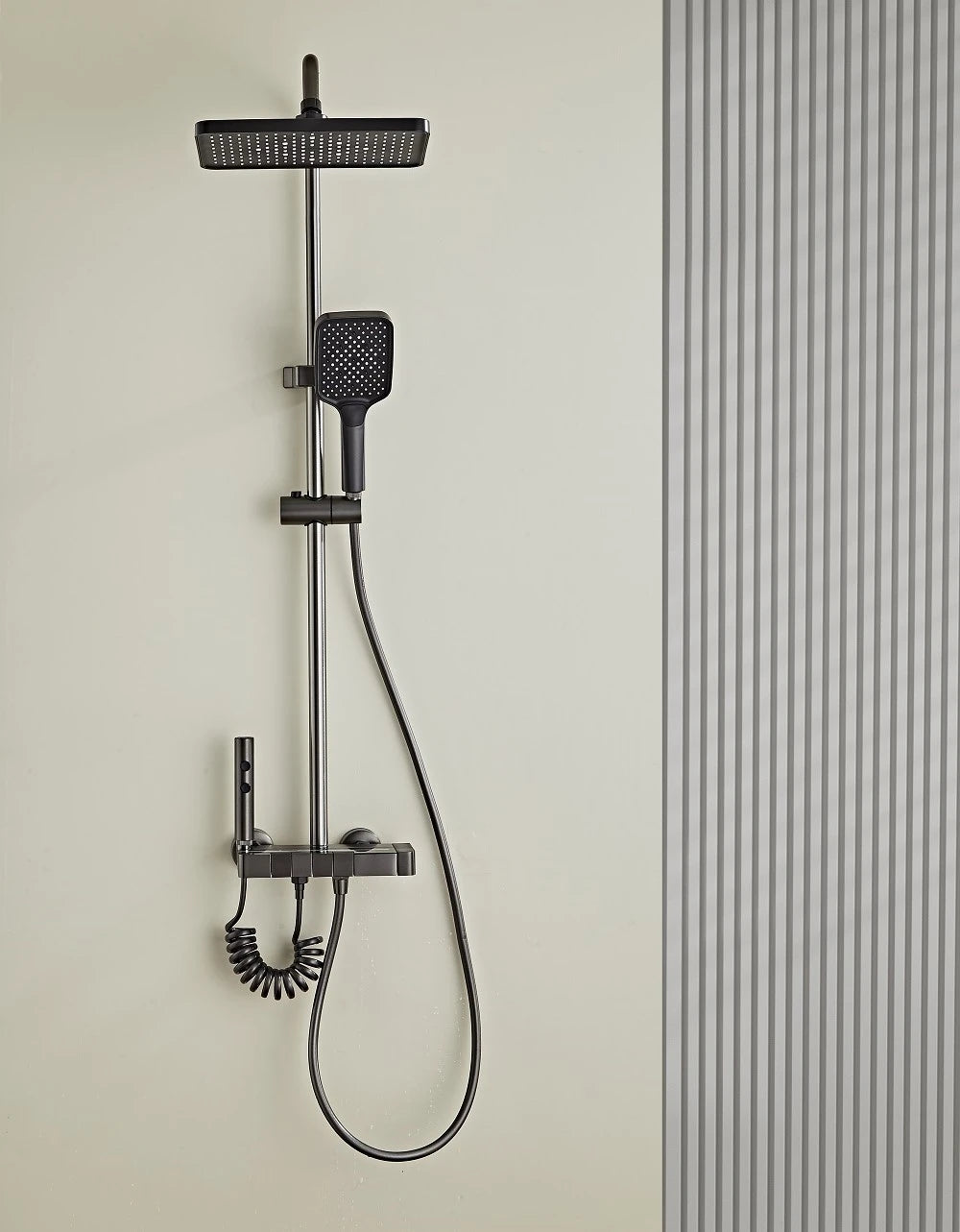 Coloana dus multifunctionala cu termostat, afisaj electronic cu dinam si jeturi variabile